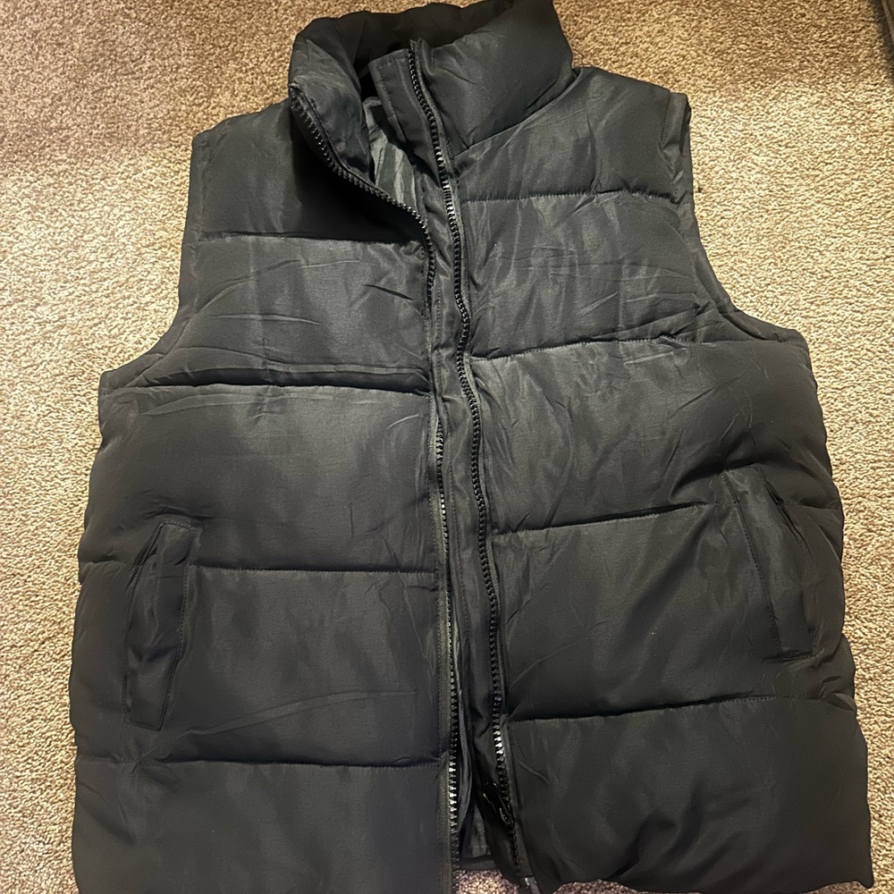 Women’s Oversized Black Puffer Vest